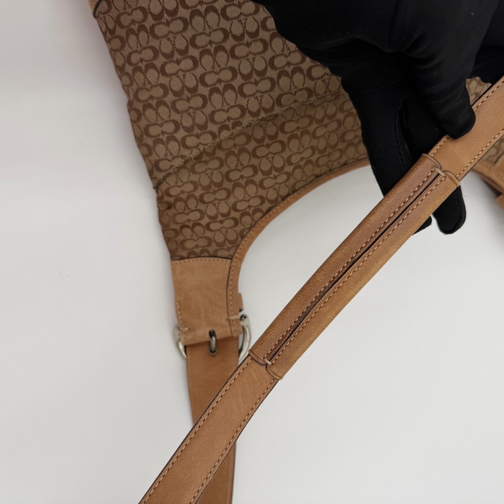 Coach Soho Signature Jacquard & Leather Hobo Shoulder/Crossbody. Style 6386 - Picture 10 of 16